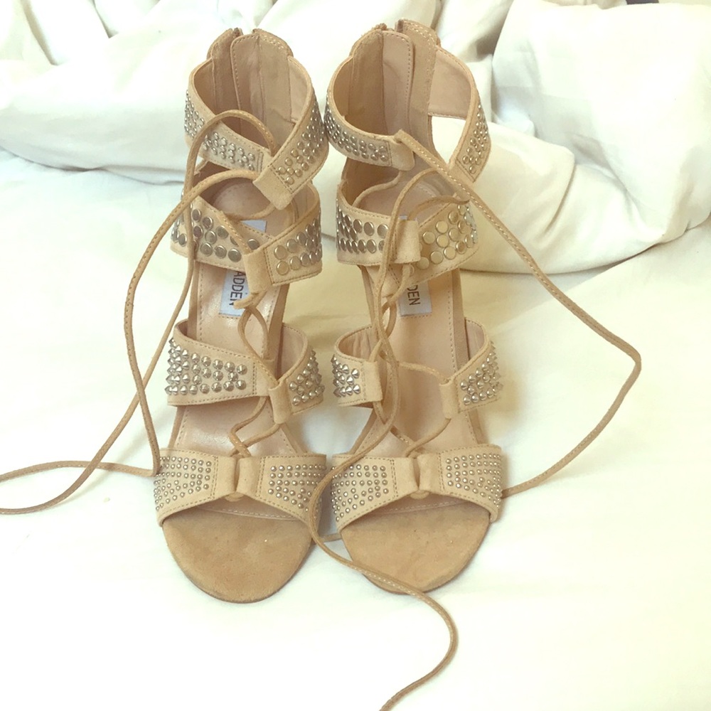 Never worn Steve Madden Wrap around Pumps